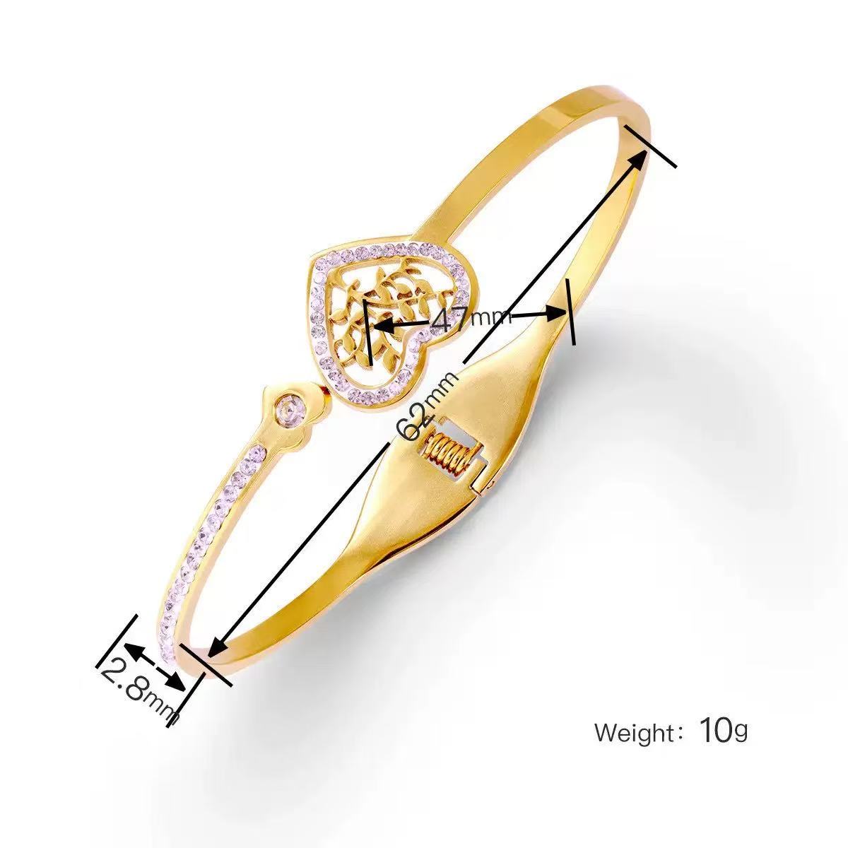 High-end titanium steel bracelet that does not fade color