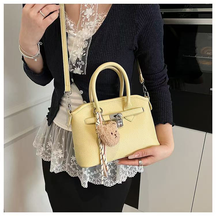 Stylish and simple handbag for women