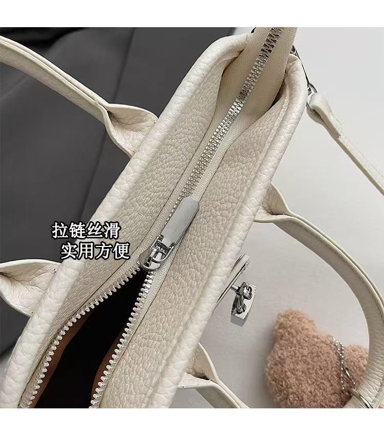 Stylish and simple handbag for women