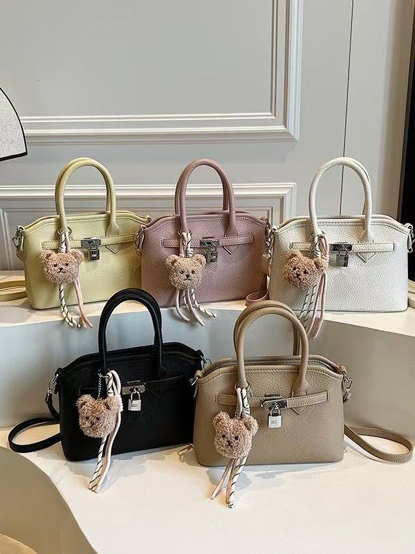 Stylish and simple handbag for women